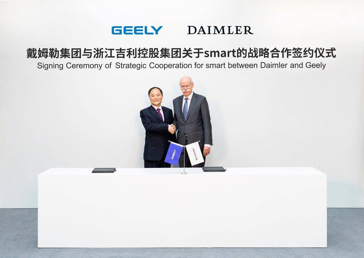 Vertragsunterzeichnung: Daimler-Chef Zetsche und Li Shufu, Chairman der Geely Holding