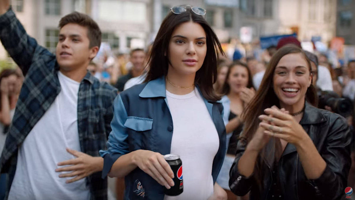 Pepsi hat den Spot mit Kendall Jenner nach den verheerenden Reaktionen schnell zurückgezogen.