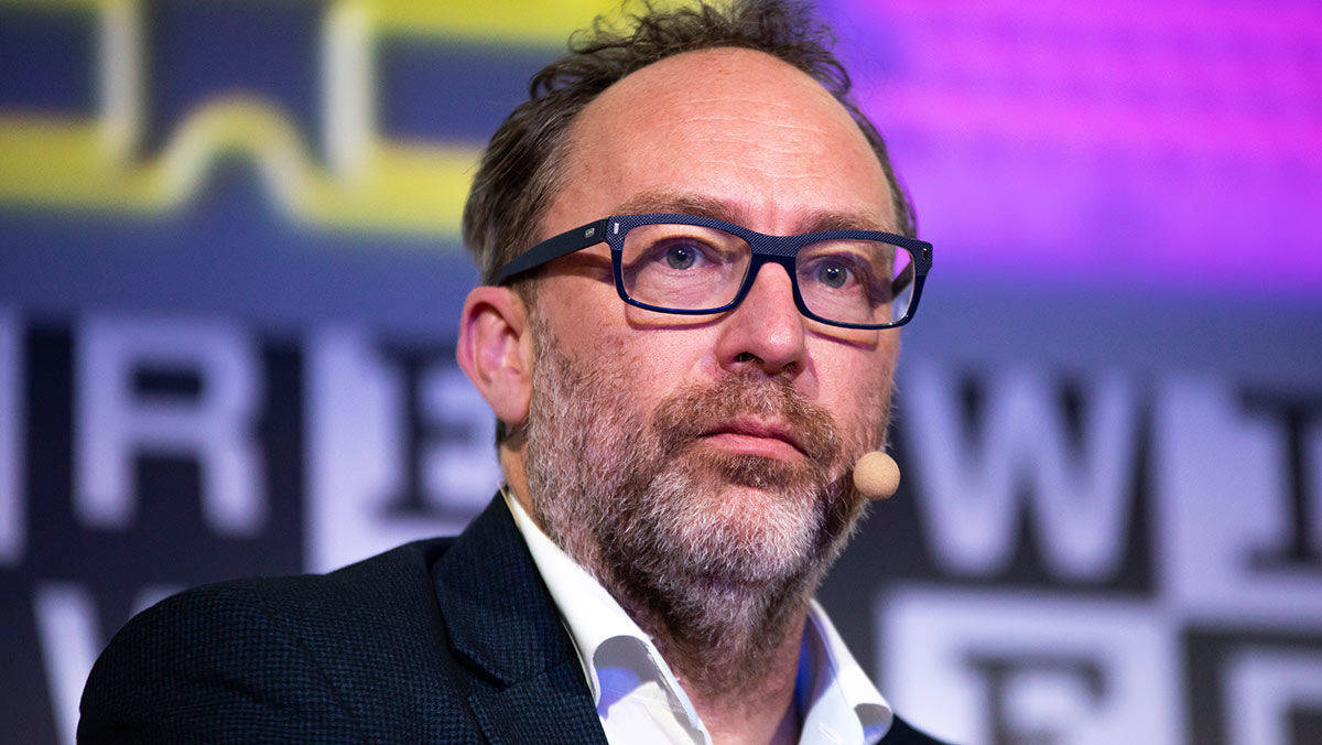 Jimmy Wales, Gründer von Wikipedia, kündigt ein eigenes soziales Netzwerk an, das ohne Werbung auskommt.