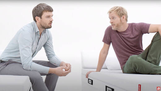 Max und Tim diskutieren wieder über Matratzen von Bett1.