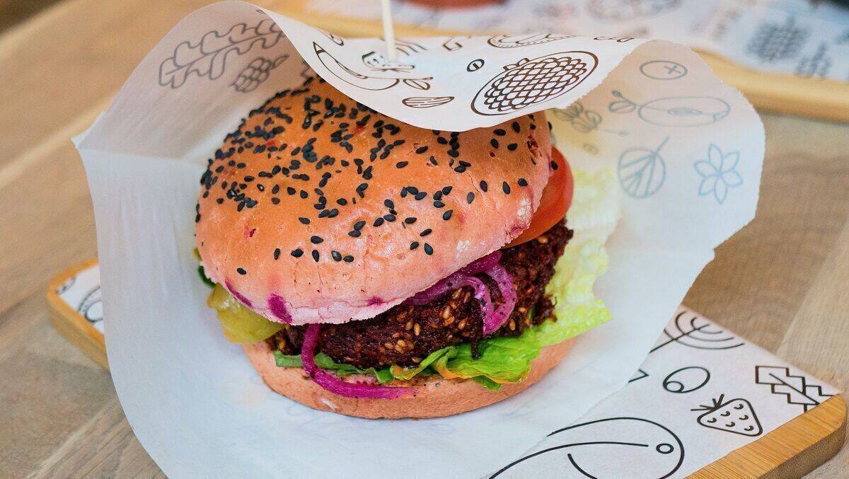 Pflanzliche Fleisch-Ersatzprodukte dürfen auch weiterhin Bezeichnungen wie "Burger" tragen.