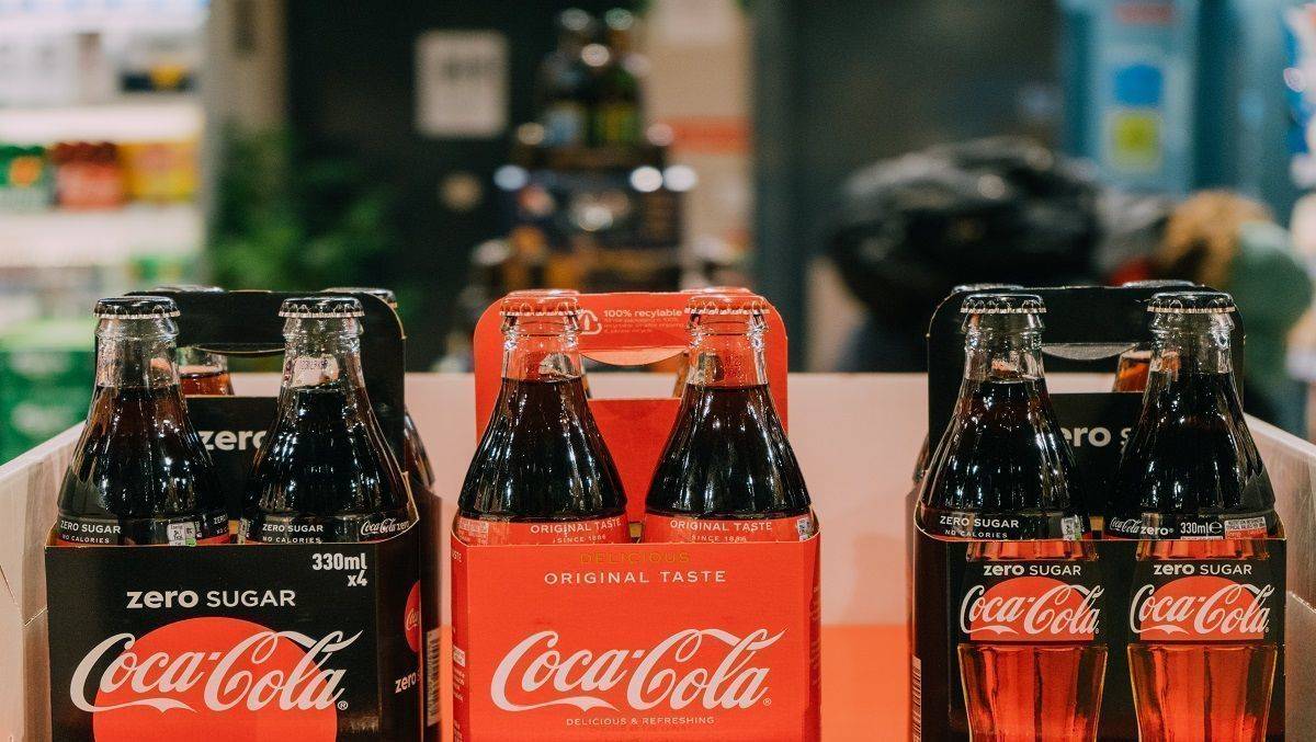 In einigen Edeka-Filialen herrscht aktuell ein Bestellstopp für Teile des Coca-Cola-Sortiments.