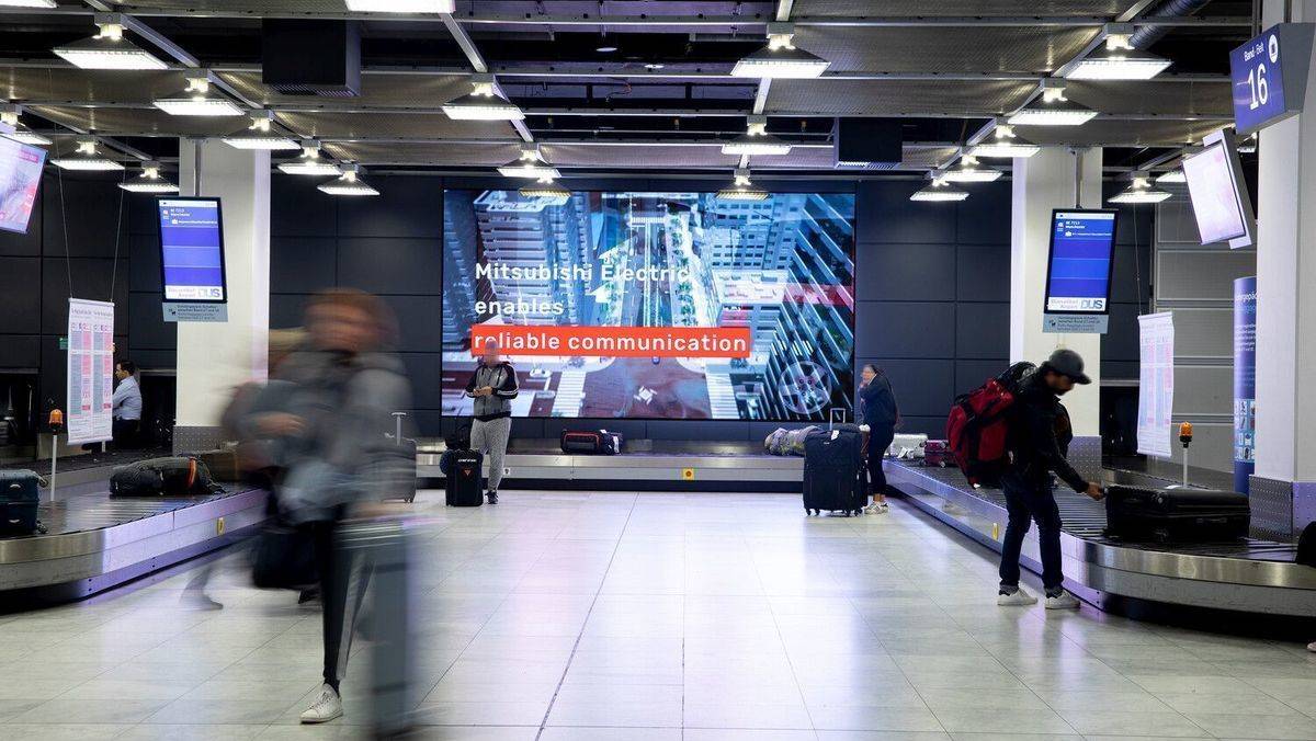Neu in der Vermarktung am Airport Düsseldorf: das "DUS Ad Board" an der Gepäckausgabe