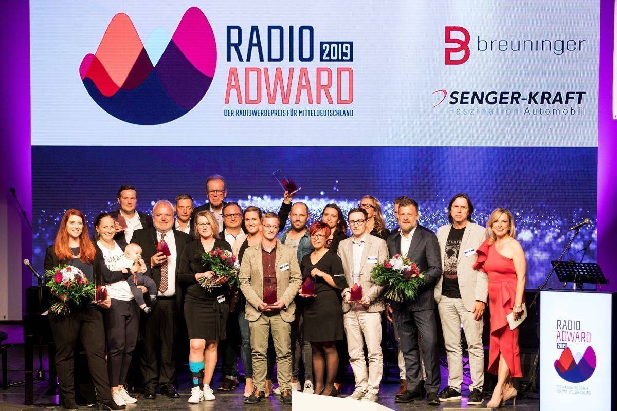 Gruppenbild der Gewinner: Sie überzeugten beim Radio Adward 2019.