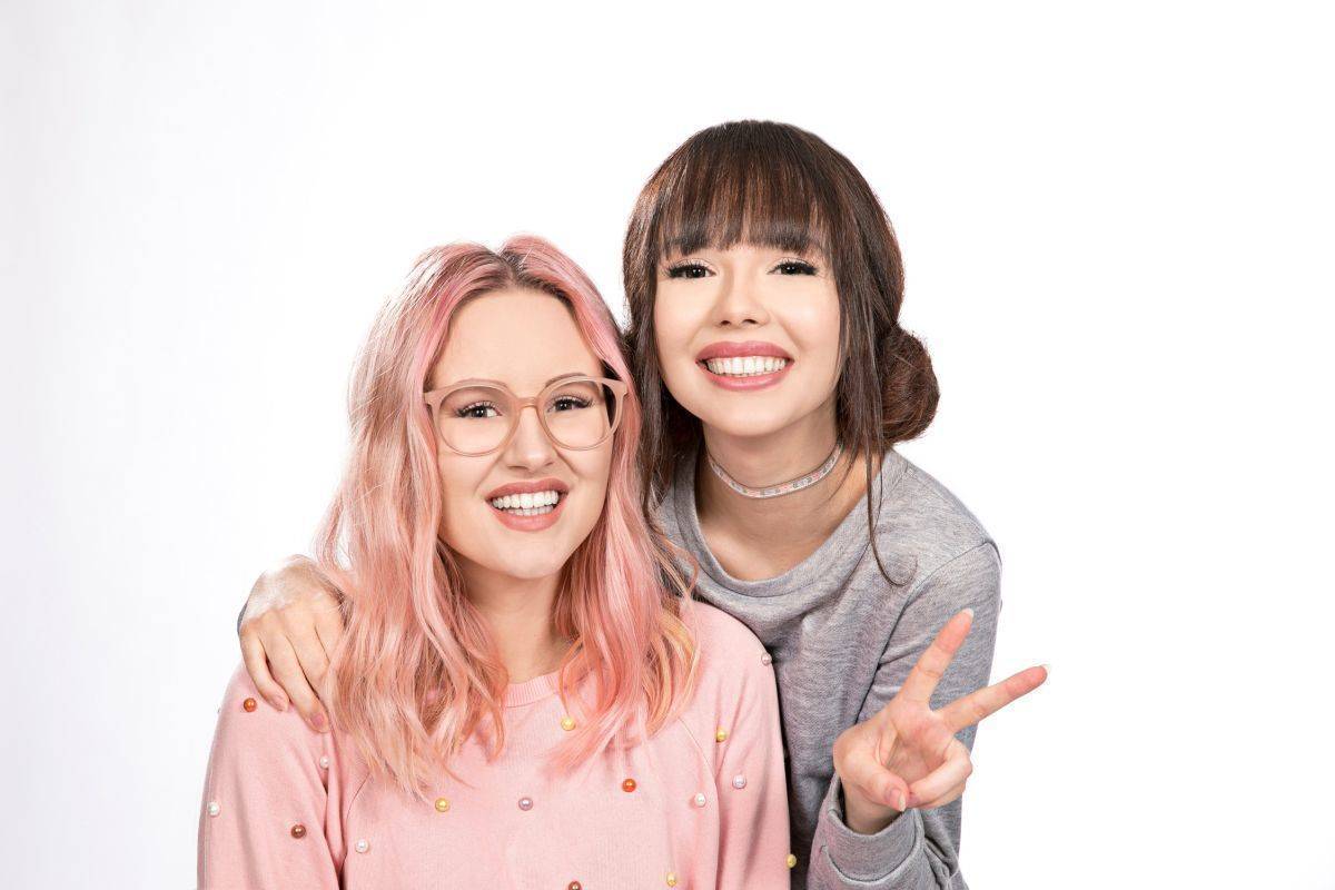 Victoria und Sarina: YouTuberinnen mit DIY-Produkten