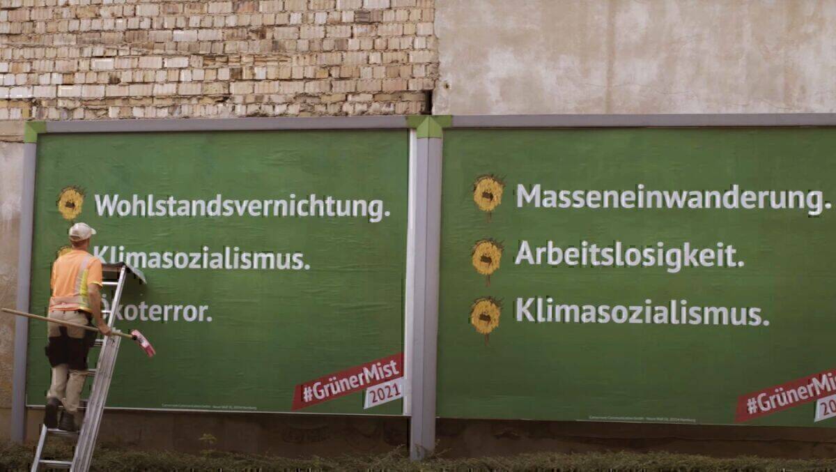 Die Aufregung um die Anti-Grünen-Kampagne in deutschen Großstädten reißt nicht ab.