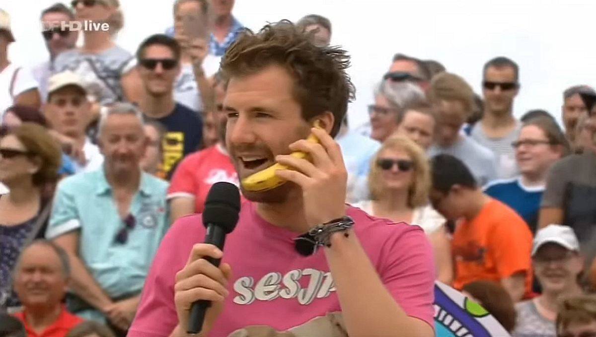 Mockridges Auftritt im ZDF-Fernsehgarten fanden viele Seher ziemlich Banane.