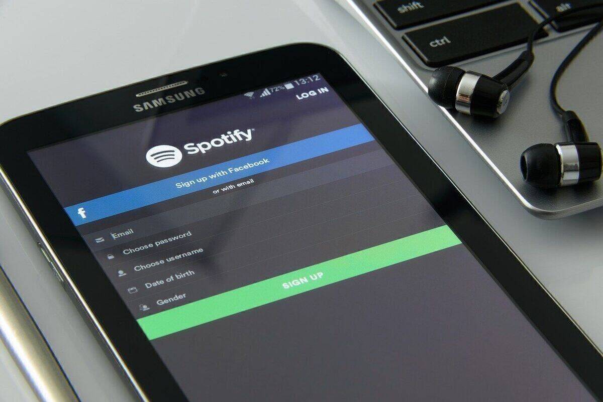 Spotify erwägt eine Einführung eines neuen Abo-Modells für Podcasts.