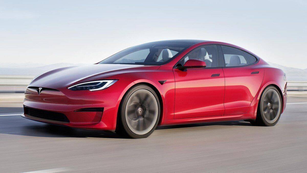 Auch für den Tesla S kann die Autoversicherung gebucht werden.