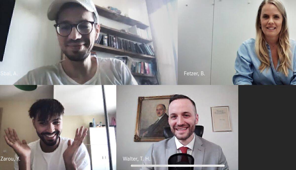 Video-Chat mit Bettina Fetzer, Adil Sbai, Younes und Herr Anwalt (v.r.).